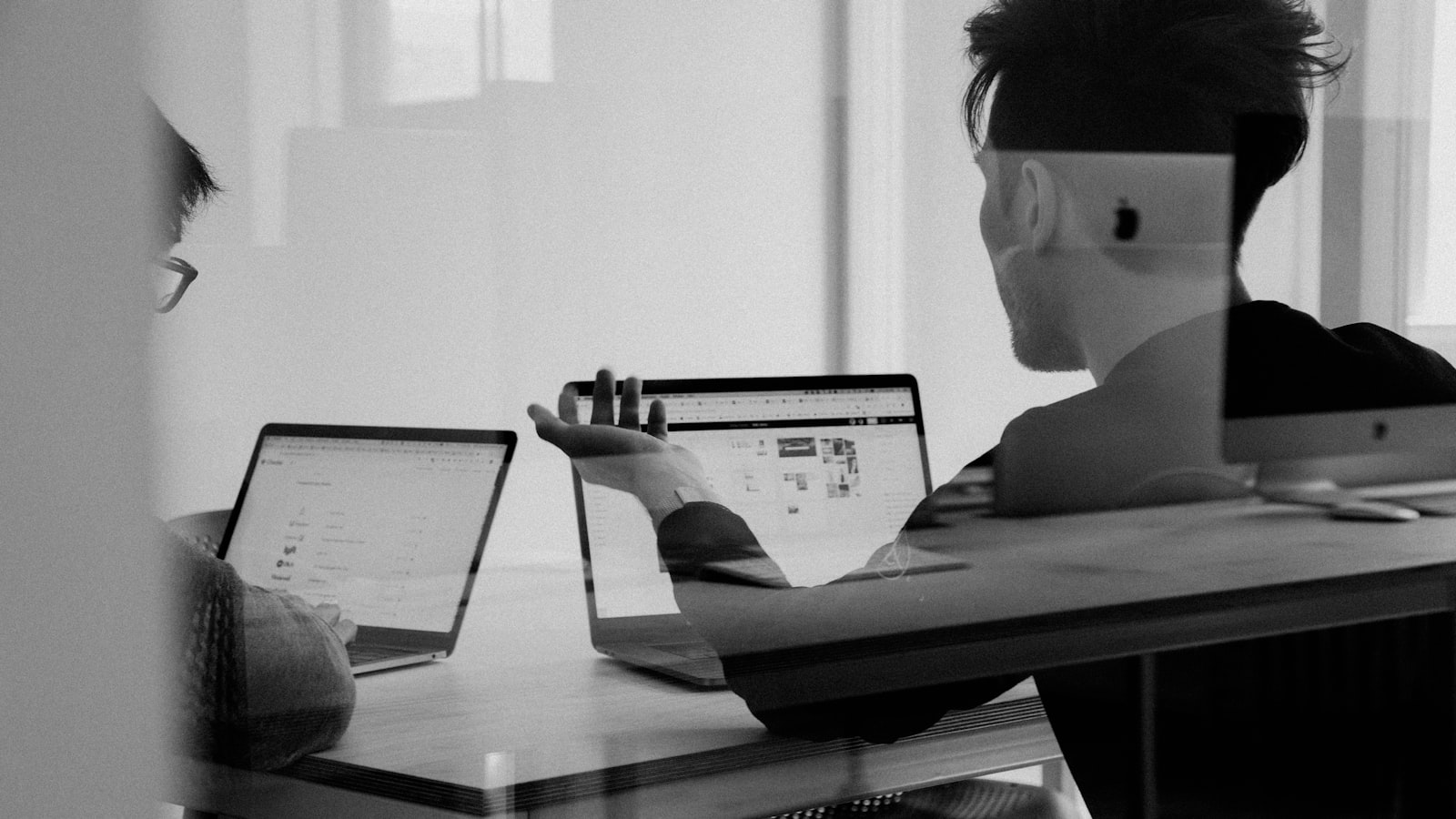 - Estratégias eficazes para se destacar​ e aumentar⁢ sua visibilidade no Linkedin